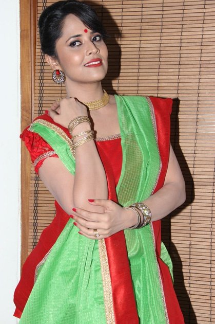 Anasuya-at-Cinema-Chupistha-Mava-Audio-Launch